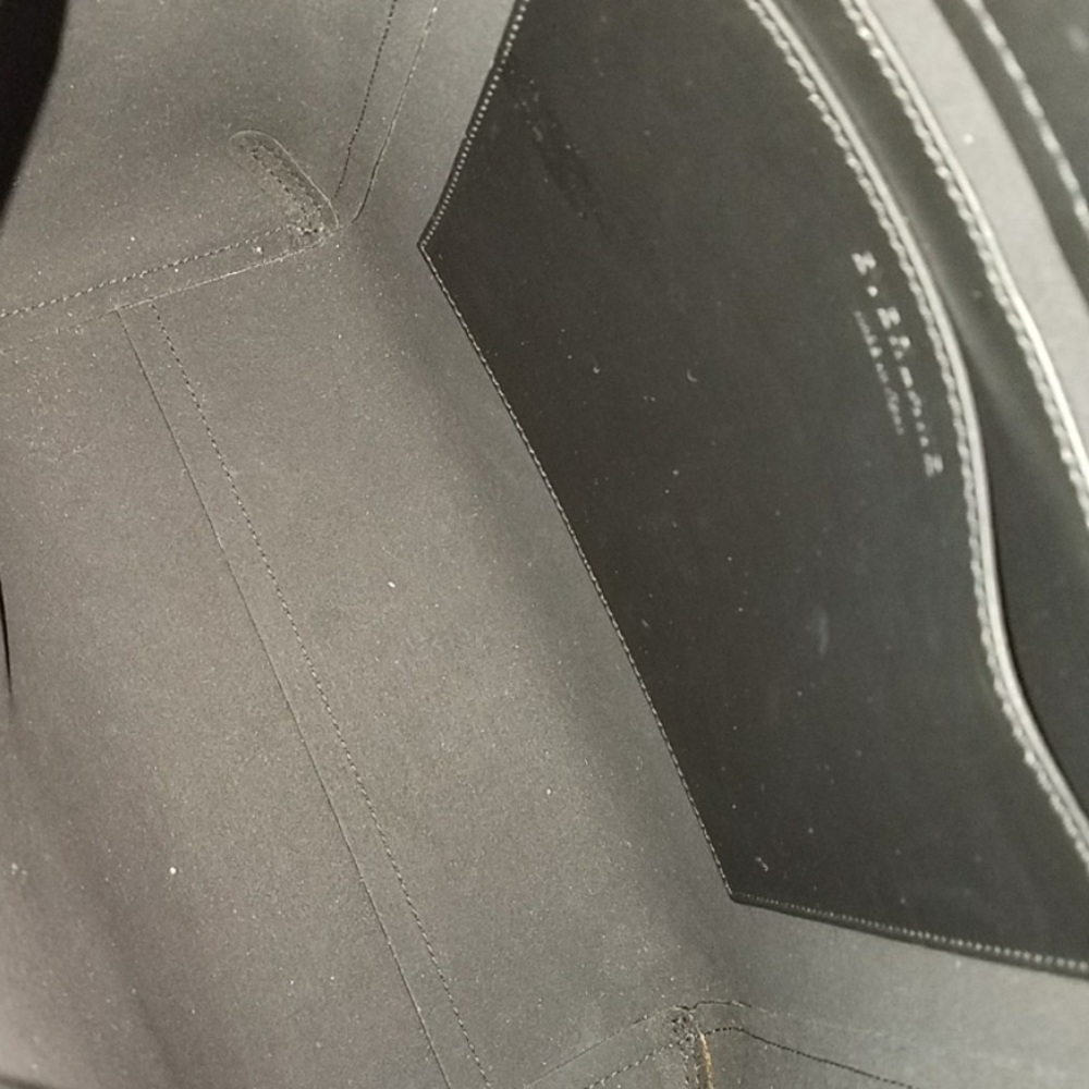 Everlane The Form Black Leather Adjustable Strap Bag - Picture 9 of 9